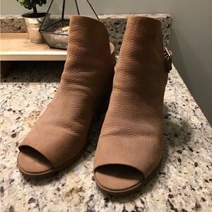 Lucky Brand Tan Peep-Toe Ankle Mules